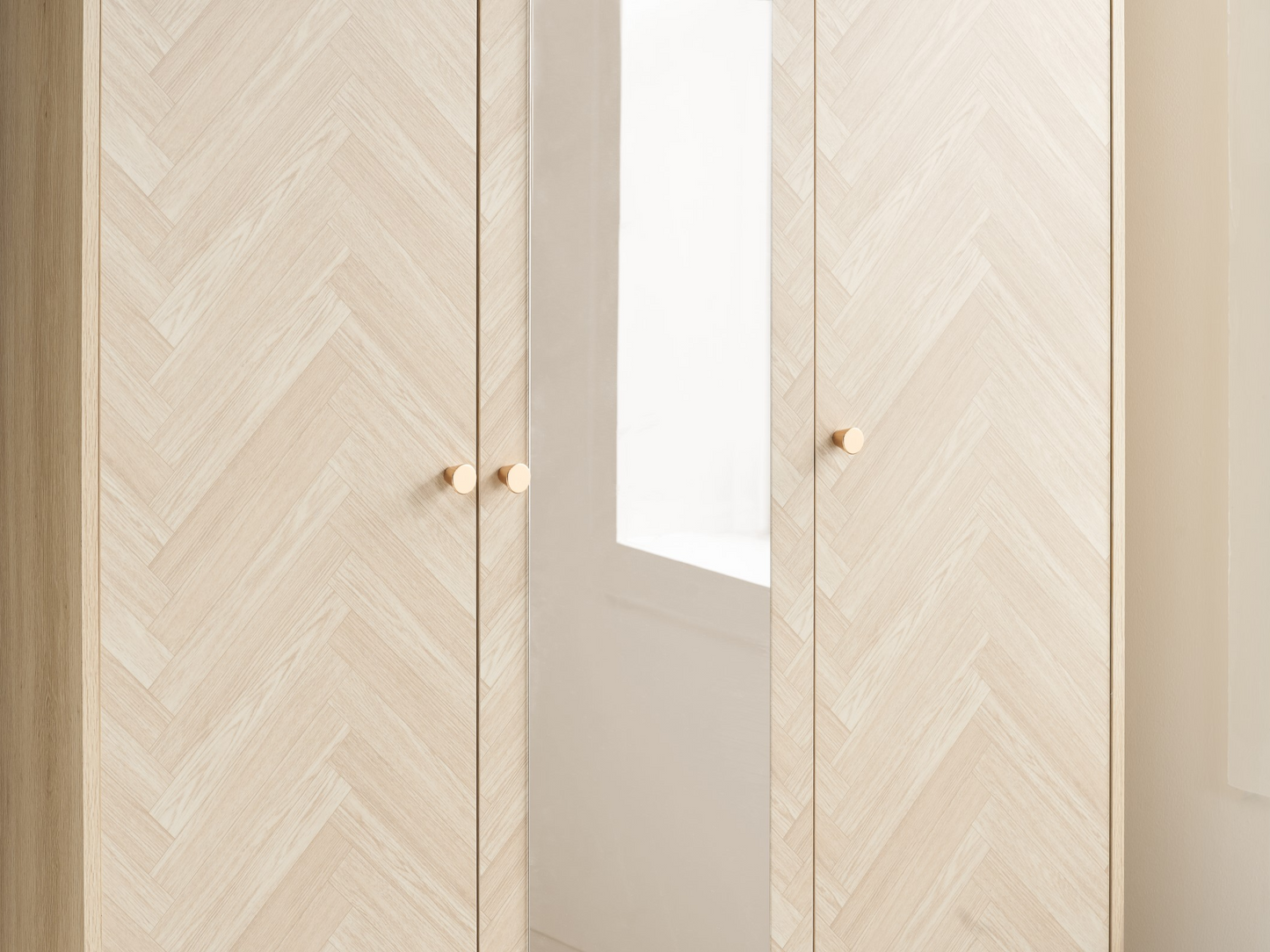 Herringford 3 Door Wardrobe With Mirror