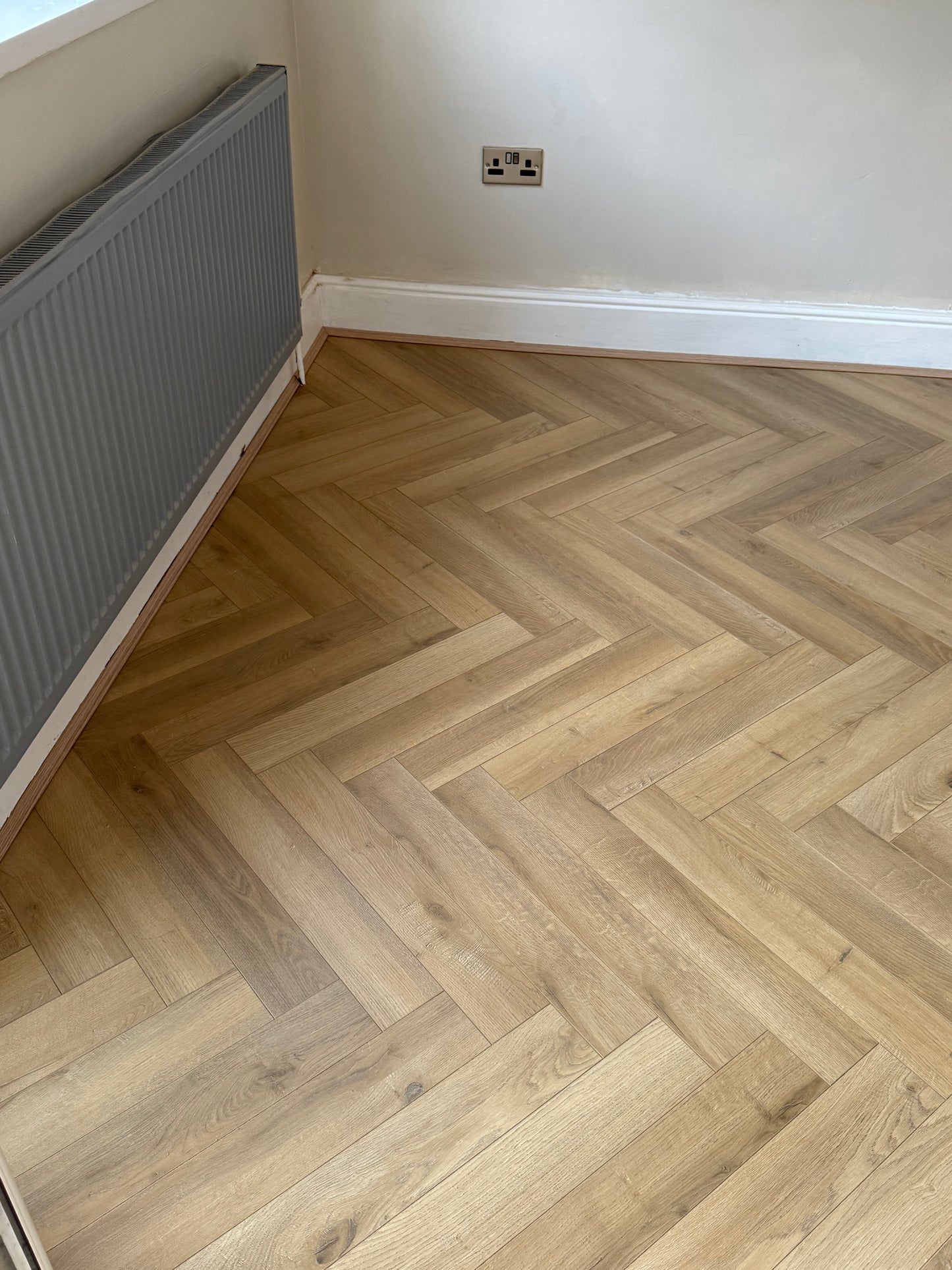 Warren Oak Herringbone Laminate