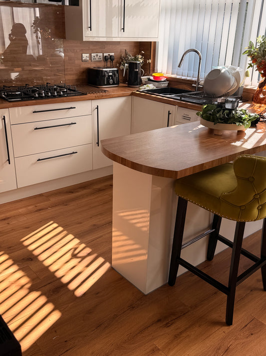 Oak Robust Fumed 12mm Laminate