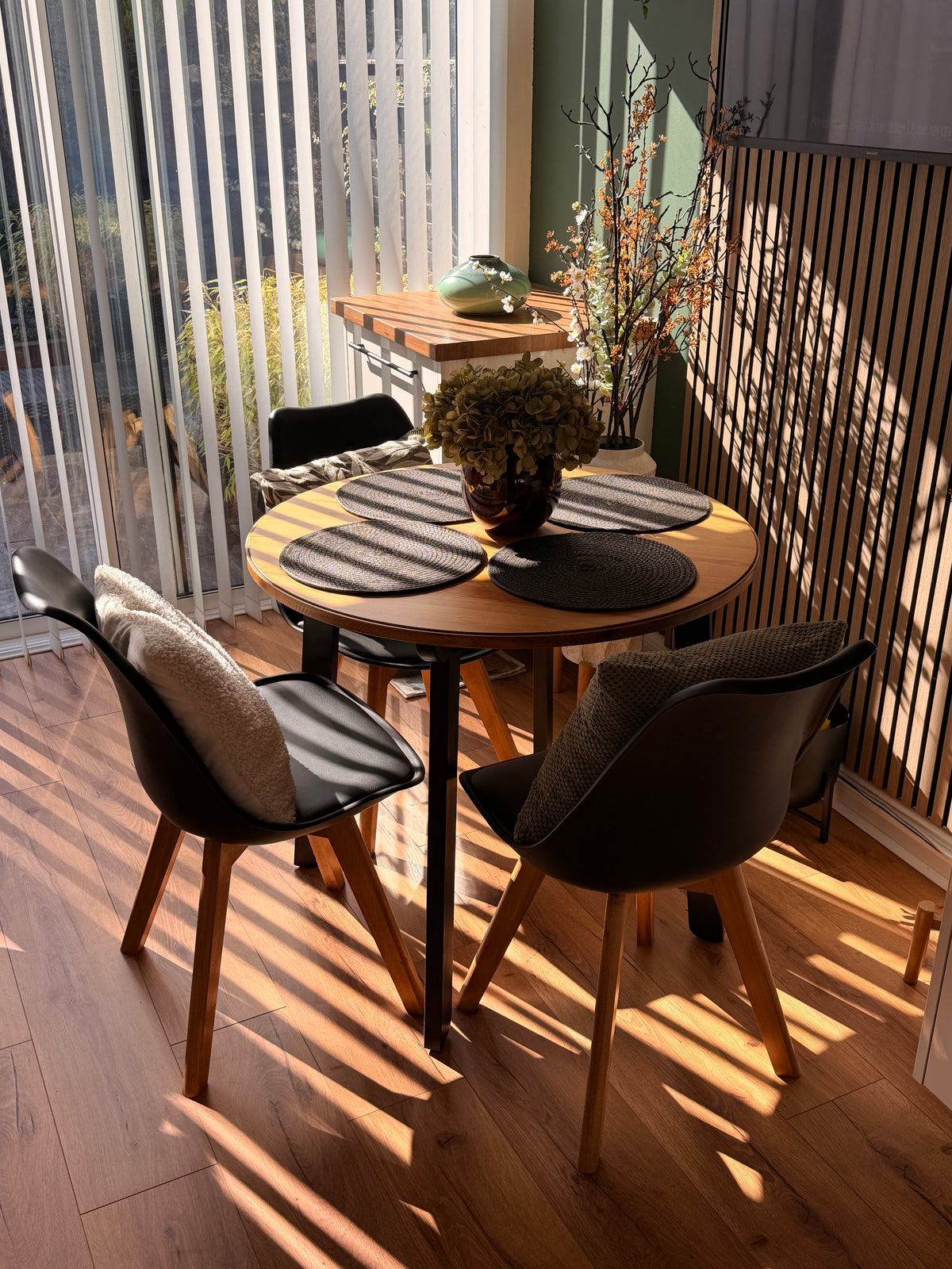 Oak Robust Fumed 12mm Laminate