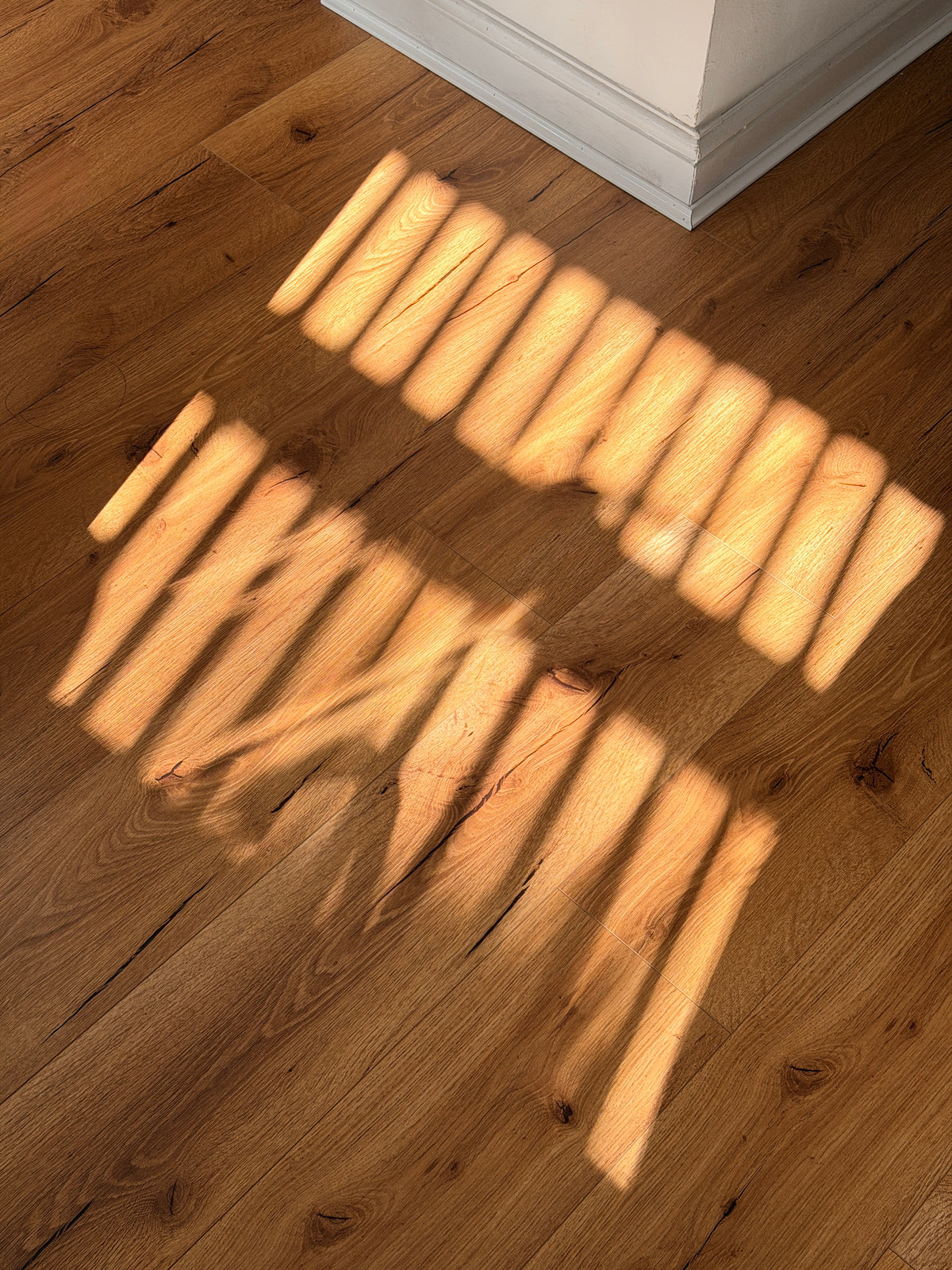 Oak Robust Fumed 12mm Laminate