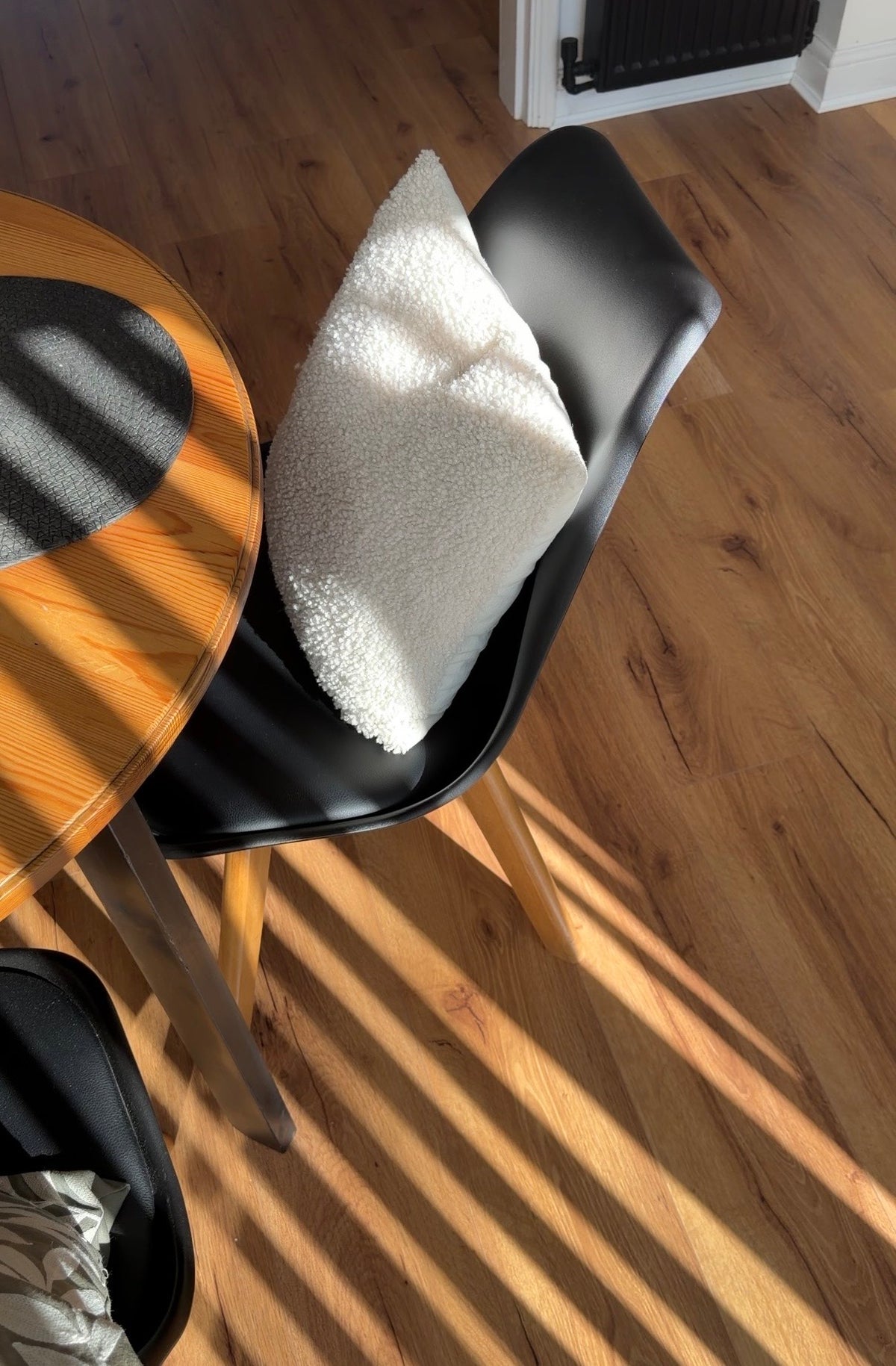 Oak Robust Fumed 12mm Laminate