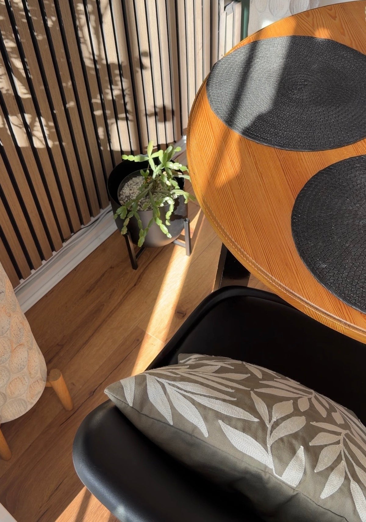 Oak Robust Fumed 12mm Laminate