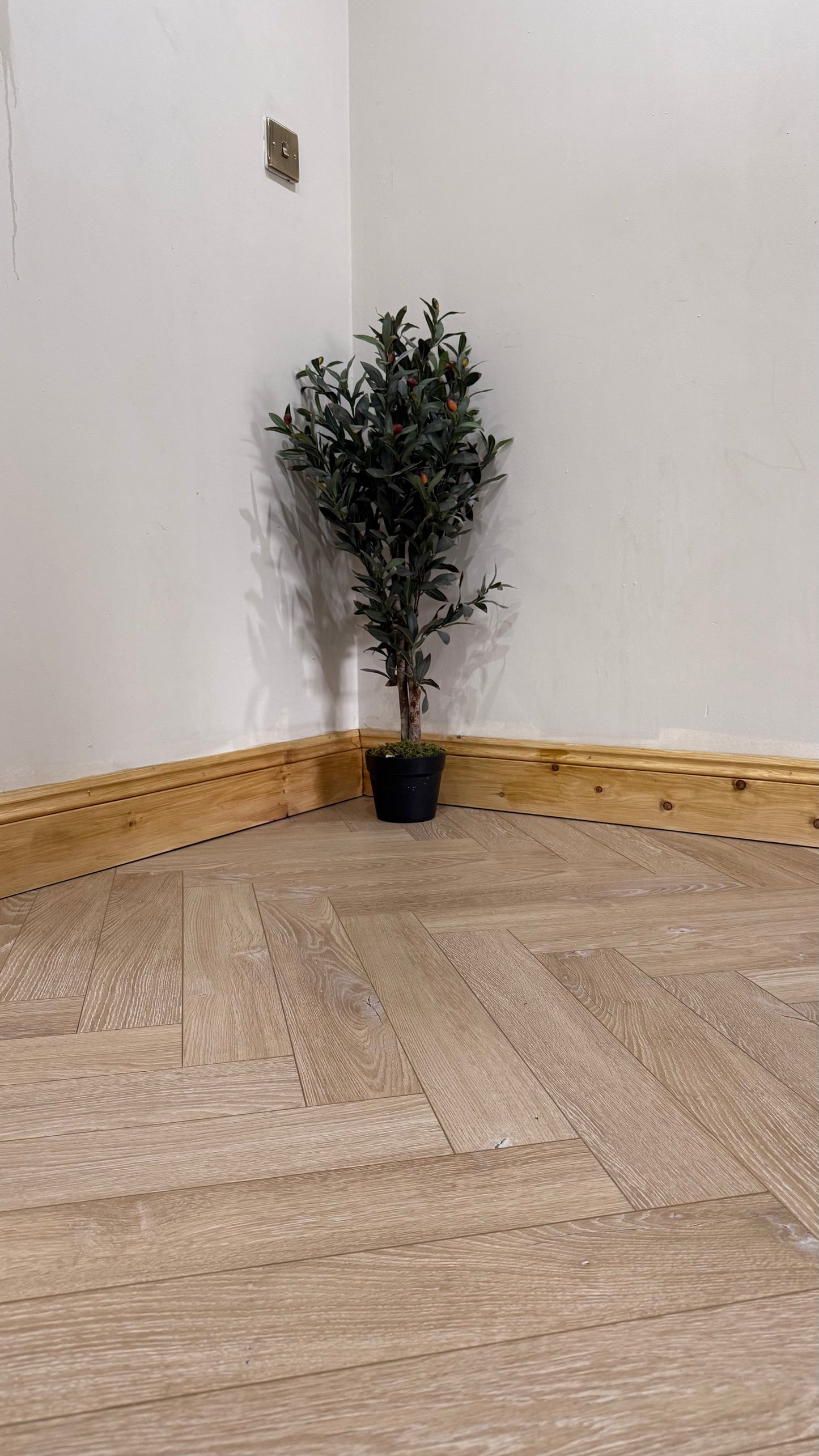 Dessert Oak Herringbone Laminate