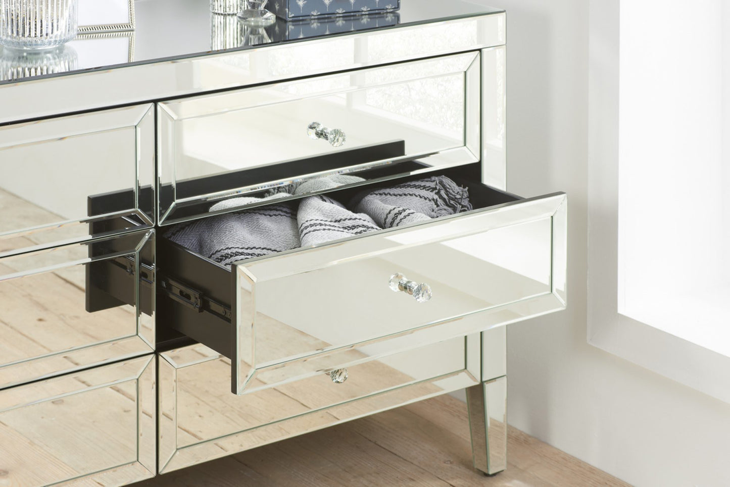 Valencia 6 Drawer Chest