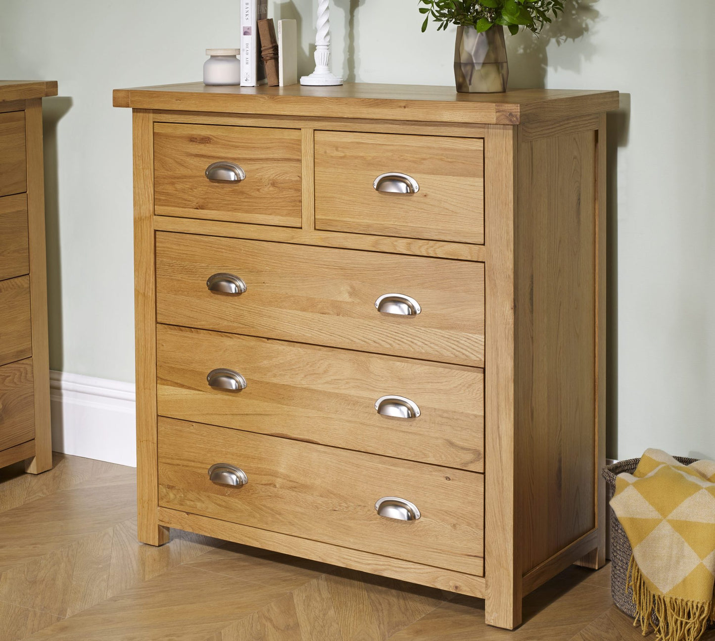 Woburn 3 + 2 Chest