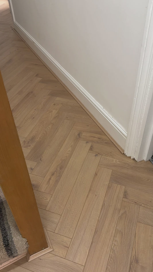 Oregon Oak herringbone Laminate